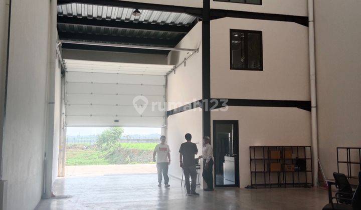 Gudang siap huni di pajang. Jl Halim perdana kusuma Gudang 2