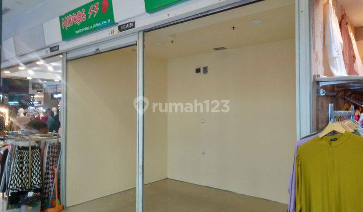 Kios lokasi super strategis di tangcity mal Ruko 1