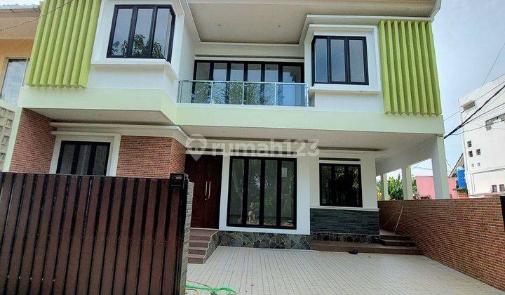 Rumah Modern Posisi Hoek  Di Jombang Ciputat 1