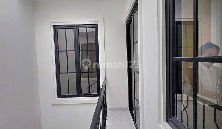 American Classic Design Dalam Town House Di Lebak Bulus 2