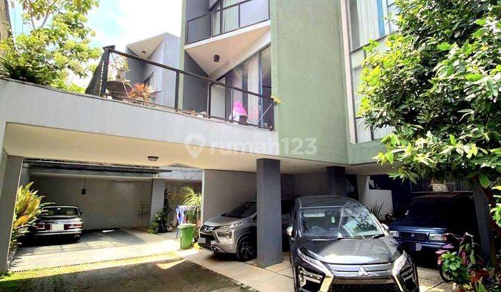 Rumah Modern Industrial Dalam Town House Di Lebak Bulus  1