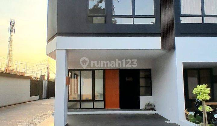 Rumah 3 Lantai Baru Siap Huni Di Pondok Cabe 1