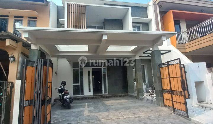 Rumah Baru Carport 2 Mobik Kamar Utama Besar Di Graha Raya 1