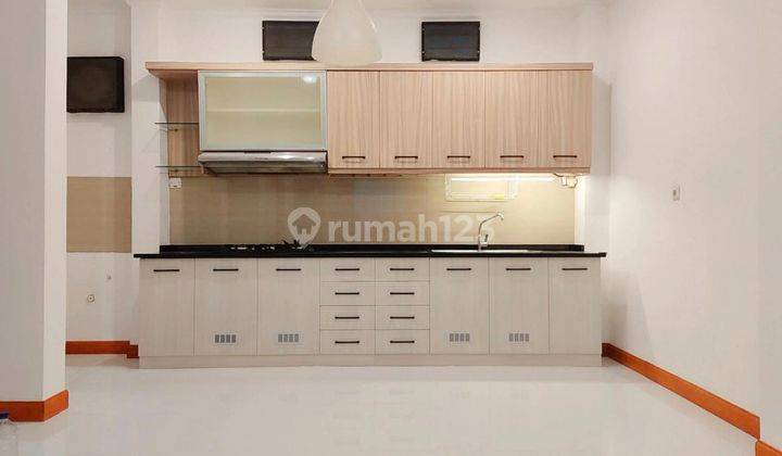 Rumah SHM, Barat, Renovasi 2 Lantai Bagus Semi Furnish di ICON BSD 2