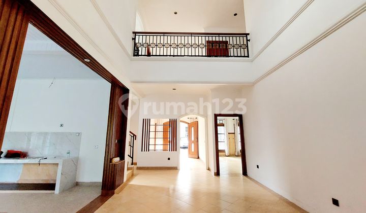 2-Story House 4 Bedrooms Ready to Occupy Near Toll Access Serpong Bintaro and KRL Station in Cluster Versailles Bsd City 2-Story House 4 Bedrooms Ready to Occupy Near Toll Access Serpong Bintaro and KRL Station in Cluster Versailles Bsd City