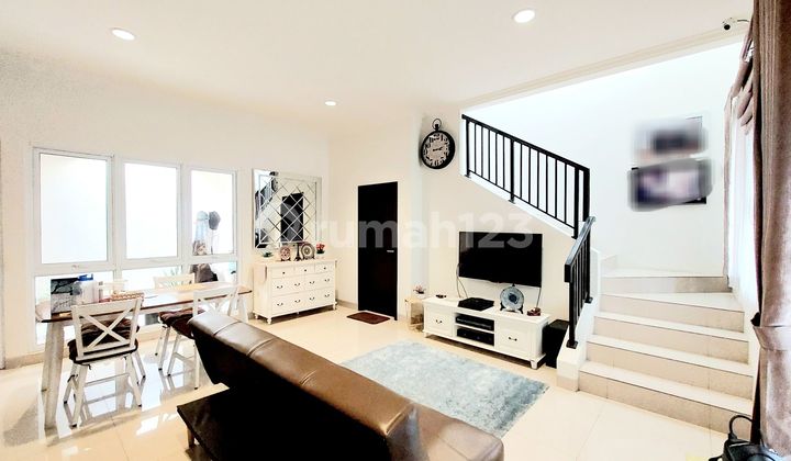 Beautiful 2-Story Furnished South-Facing Ready-to-Live House on Boulevard Savia Nusaloka Bsd