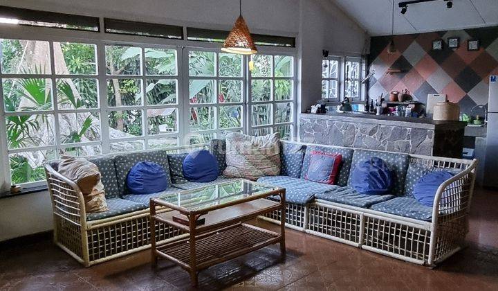 Rumah Di Bandung Utara Gaya Cottage Belanda. 2