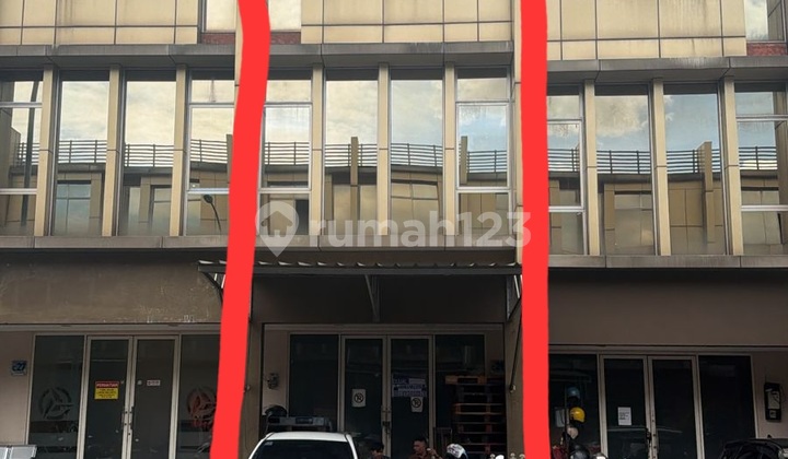 For Sale 3-Story Shop House Ready for Business in Green Village Pinang Tangerang For Sale 3-Story Shop House Ready for Business in Green Village Pinang Tangerang