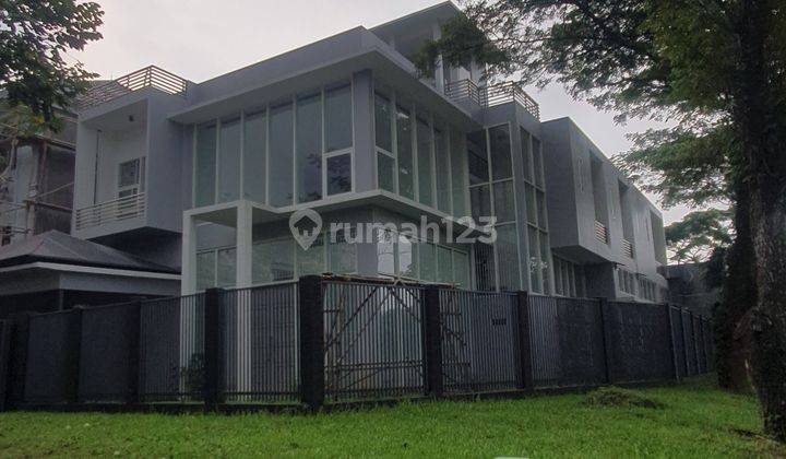 RUMAH BARU 2½ LANTAI SIAP HUNI 1