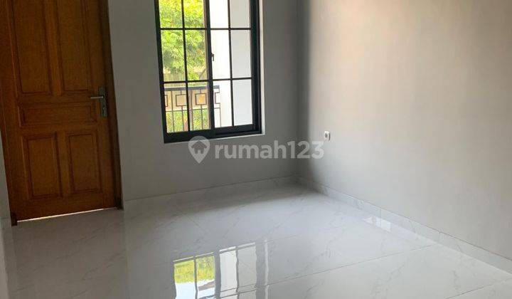 Jual Rumah 2 Lantai Siap Huni 2