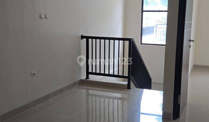 Jual Rumah 2 Lantai Siap Huni 2