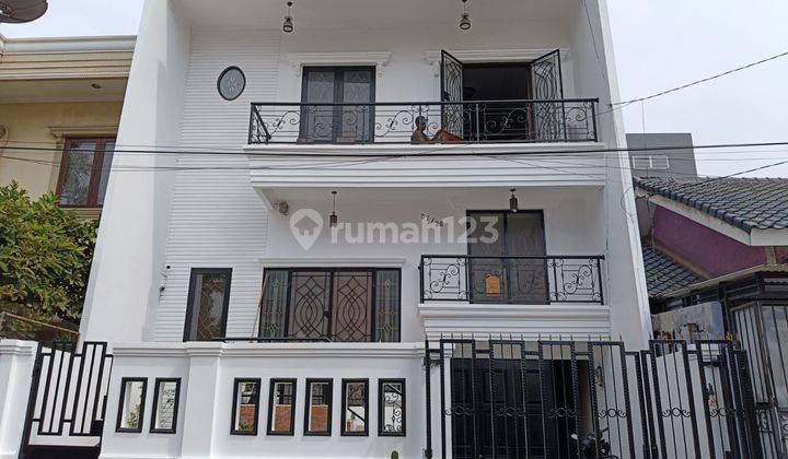 Dijual Rumah 2½ Lantai Mewah Dan Exclusive Siap Huni 1