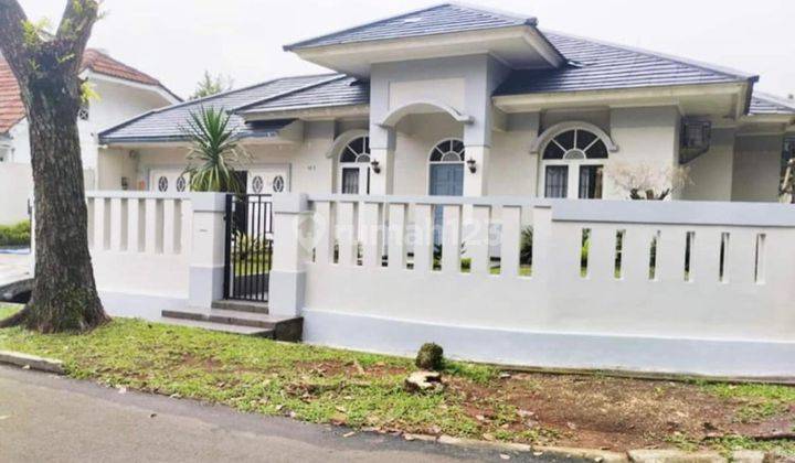 Rumah Bagus Dan Bersih Taman Luas di Bsd griya Loka di Jual Cepat 1