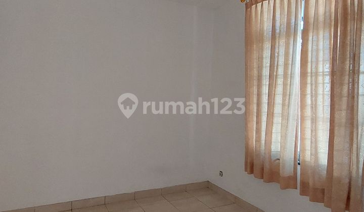 2-Story House for Rent in Semanan, Good Condition, Ready to Occupancy, Facing North 2