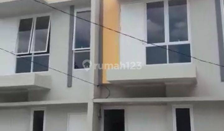 Rumah baru minimalis 2 lt hadap timur dekat stasiun  1