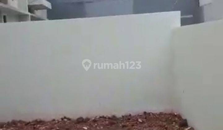 Rumah baru minimalis 2 lt hadap timur dekat stasiun  2