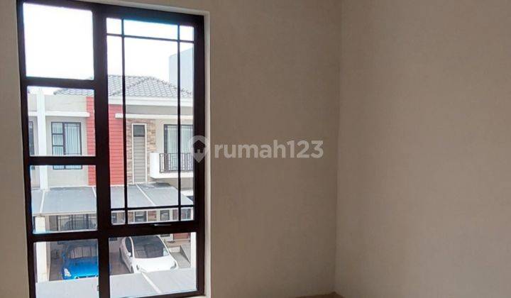 Rumah lebar 8 kamar 4 hadap utara  carport 2 2