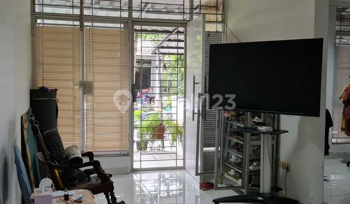 Rumah 2 Lantai di Perumahan Serpong Natura City 2