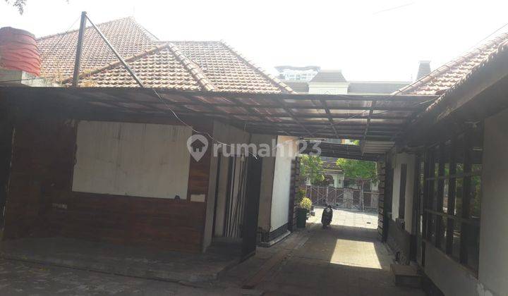 Dijual Rumah Tua di Jl. Biliton Surabaya Hitung Tanah Saja  2