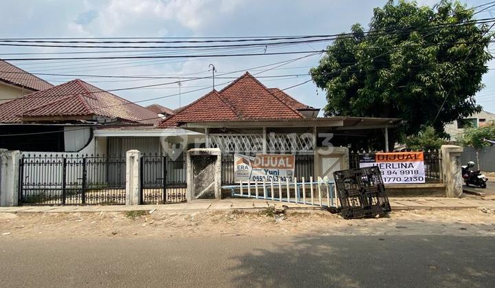 2 1/2 Story House in Front of Traditional Market I Suitable for Trading I Pasar Anyar, Tangerang 2
