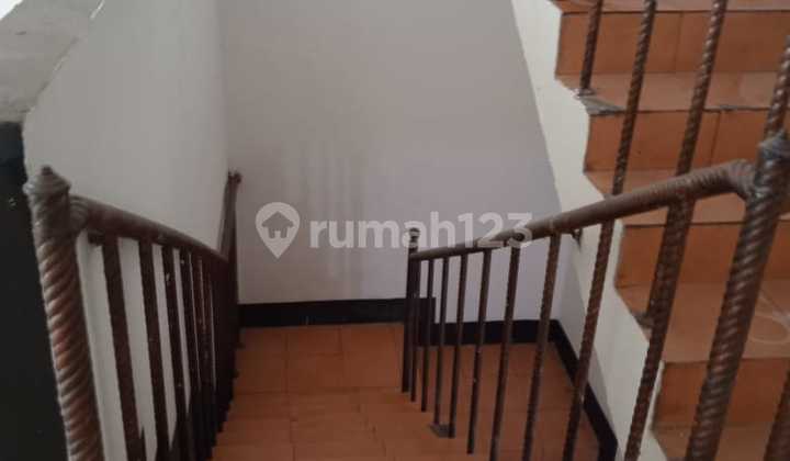 For Rent 4-Storey Shophouse on Jalan Raya Serpong 2