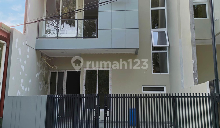 Rumah Baru 2 lantai 3 Kamar Semi Furnished di Villa Melati Mas BSD M650