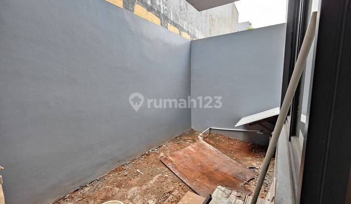 Ruko 3 Lantai Lebar 5 Meter 2 Units Lokasi Strategis di Kencana Loka M369