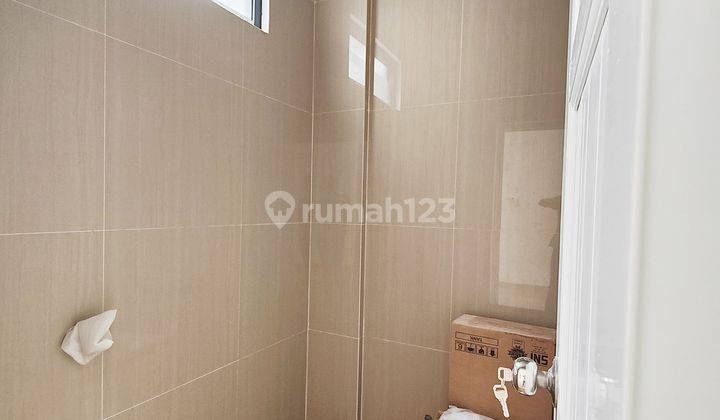 Ruko 3 Lantai Lebar 5 Meter 2 Units Lokasi Strategis di Kencana Loka M369