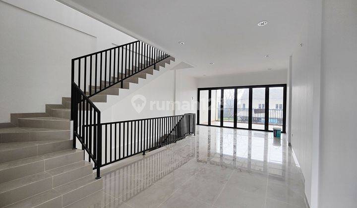 Ruko 3 Lantai Lebar 5 Meter 2 Units Lokasi Strategis di Kencana Loka M369