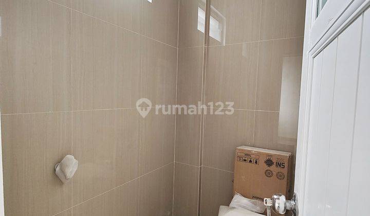 Ruko 3 Lantai Lebar 5 Meter 2 Units Lokasi Strategis di Kencana Loka M369