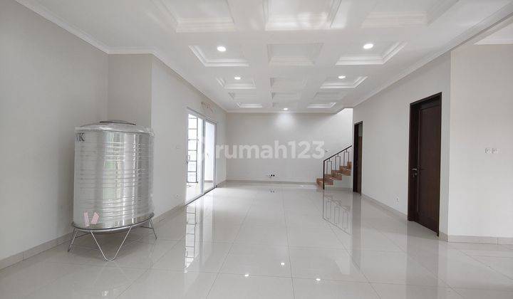 Rumah Hoek Bangunan Mandiri Layout Bagus 4 Kamar di The Icon M323