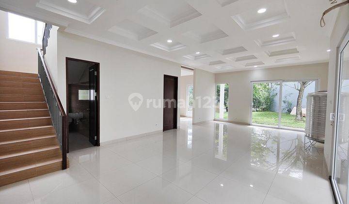 Rumah Hoek Bangunan Mandiri Layout Bagus 4 Kamar di The Icon M323