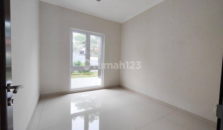 Rumah Hoek Bangunan Mandiri Layout Bagus 4 Kamar di The Icon M323