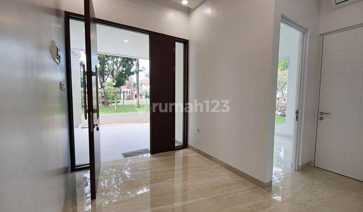 Rumah Hoek 2 Lantai 5 Kamar Tidur Sedang Dibangun di The Icon M348