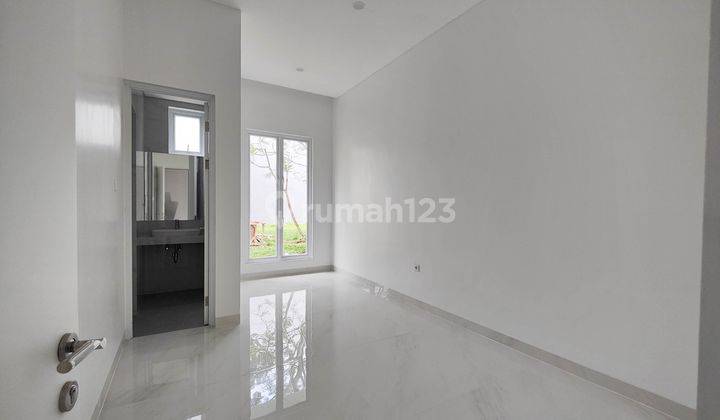 Rumah Hoek 2 Lantai 5 Kamar Tidur Sedang Dibangun di The Icon M348