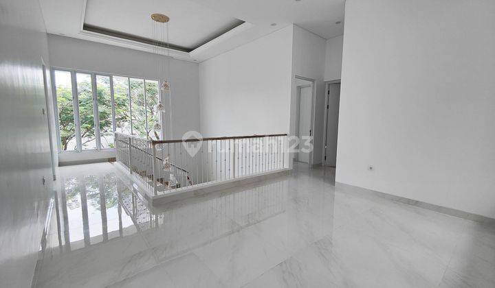 Rumah Hoek 2 Lantai 5 Kamar Tidur Sedang Dibangun di The Icon M348