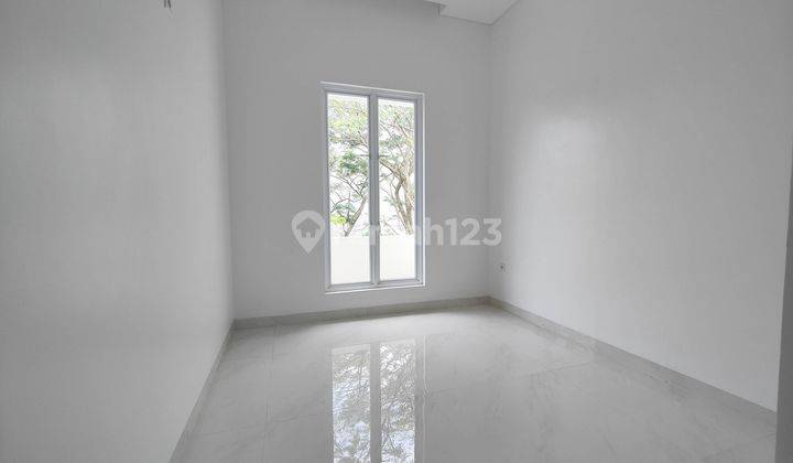 Rumah Hoek 2 Lantai 5 Kamar Tidur Sedang Dibangun di The Icon M348