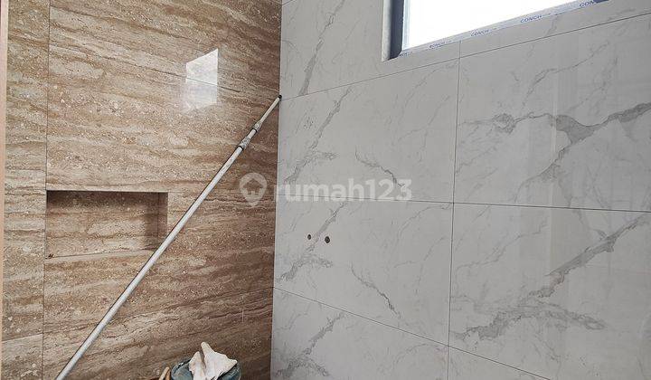 Rumah Baru Hoek 2 Lantai 4 Kamar Tidur Siap Huni Layout Bagus di The Icon M380