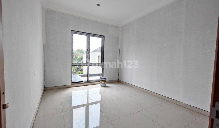 Rumah Baru Hoek 2 Lantai 4 Kamar Tidur Siap Huni Layout Bagus di The Icon M380