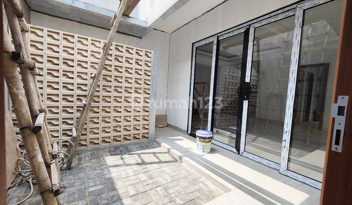 Rumah Baru Hoek 2 Lantai 4 Kamar Tidur Siap Huni Layout Bagus di The Icon M380