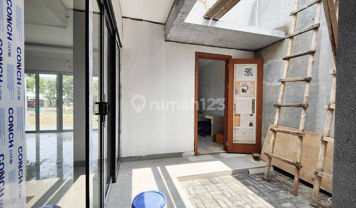Rumah Baru Hoek 2 Lantai 4 Kamar Tidur Siap Huni Layout Bagus di The Icon M380