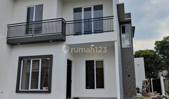 Rumah Baru Minimalis 2 Lantai 4 Kamar Siap Huni di Kencana Loka Bsd M422 1