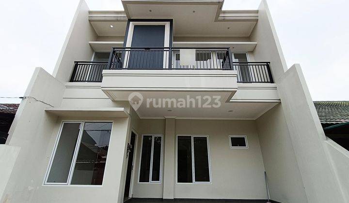 Turun Harga Rumah Baru 2 Lantai Modern Minimalis Siap Huni 4 Kamar di Griya Loka Bsd M497 2