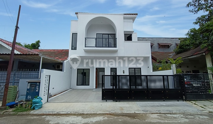 Rumah Full Renovated Cantik 4 Kamar Dekat Sekolah, Akses Tol di Bsd M589