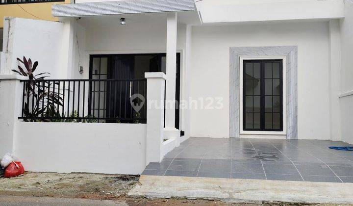 Rumah Baru 1,25 Lantai 3 Kamar Semi Furnished di Griya Loka di Bsd M532 2