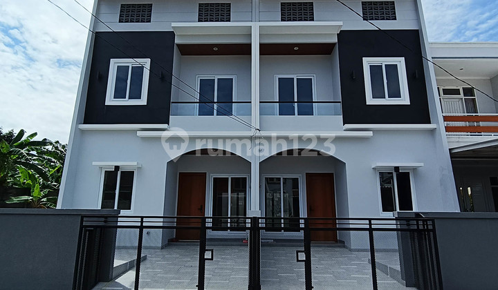 For Sale: NEW Modern Minimalist 2-Story House with 3 Bedrooms, Ready to Live In, in Gading Serpong M607.