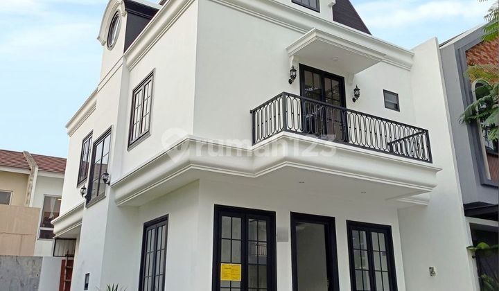 For Sale NEW Ready-to-Occupy Classic Modern 3-Story House 4 Bedrooms Near Toll Road in BSD M576 For Sale NEW Ready-to-Occupy Classic Modern 3-Story House 4 Bedrooms Near Toll Road in BSD M576