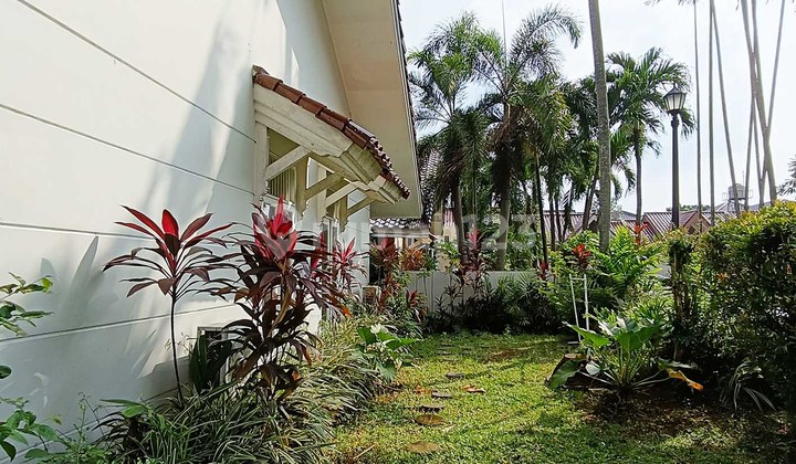 DIJUAL CEPAT!! rumah hoek 1 lantai terawat 3 kamar lokasi bagus di Lippo Karawaci M580
