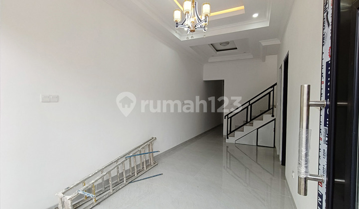 FOR SALE Fully Renovated 2-Story House 3 Bedrooms Semi Furnished Near Toll Gate in Kencana Loka BSD M491 2