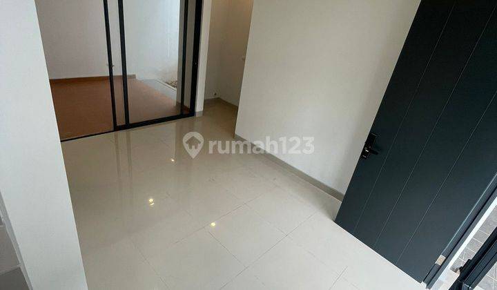 Rumah Minimalis Modern 2 lantai 3 kamar di Yuthica Anggrek loka BSD KD1 2